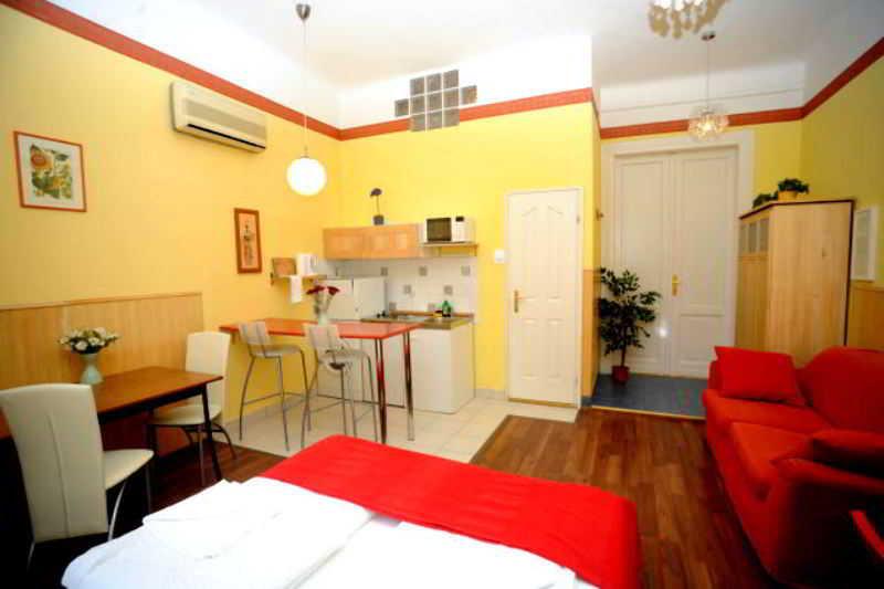 Club Apartments & Rooms Budapeste Exterior foto