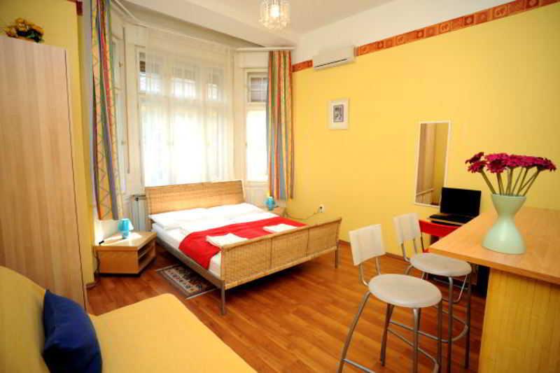 Club Apartments & Rooms Budapeste Exterior foto